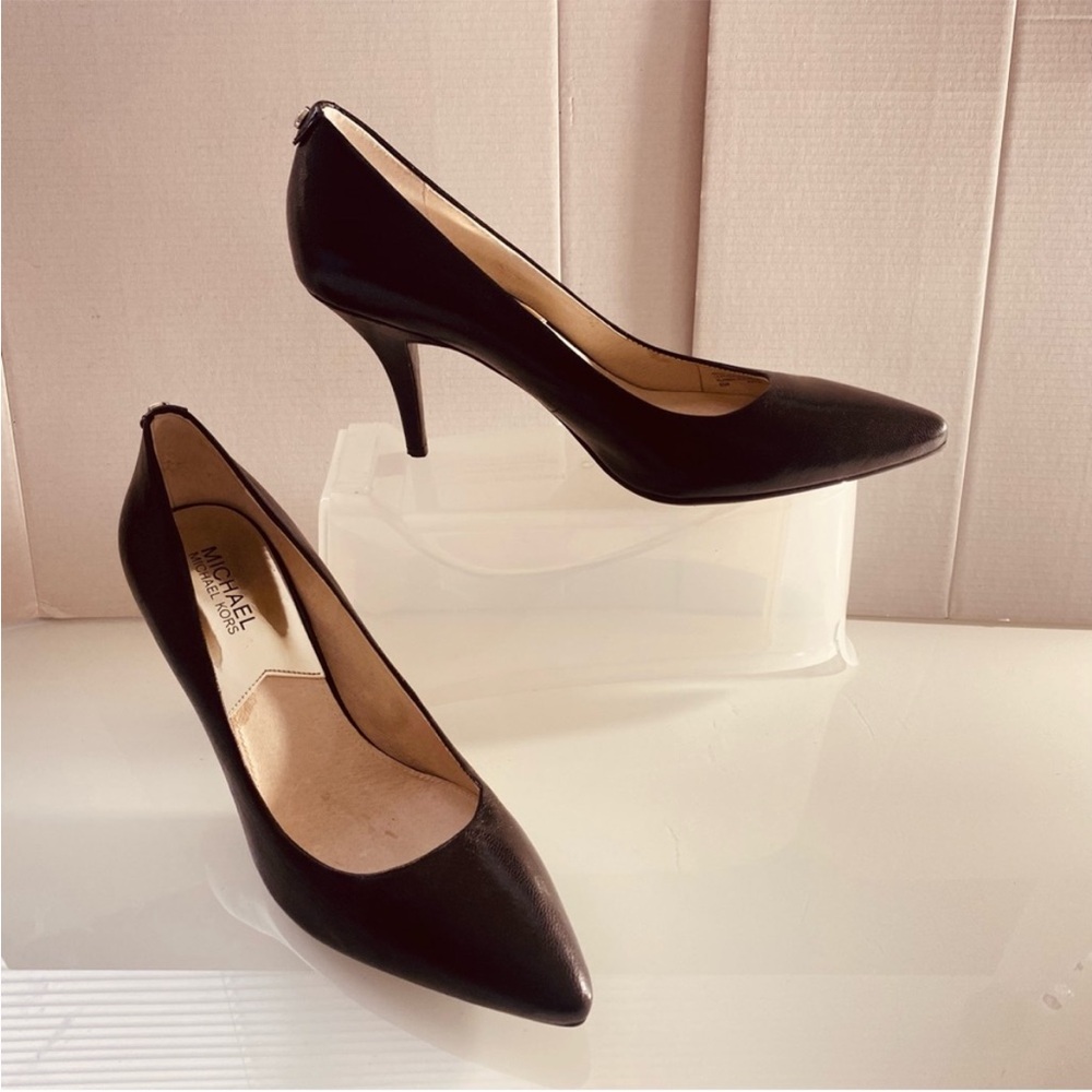 Michael Kors Black Pointed-Toe Pumps NEW